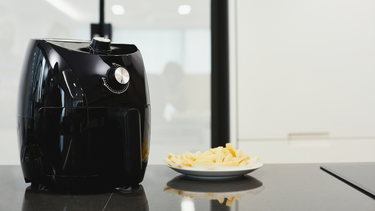 Air Fryer Hack: Could Hackers Really Set Fire To Your Kitchen? | Straight Talking Cyber