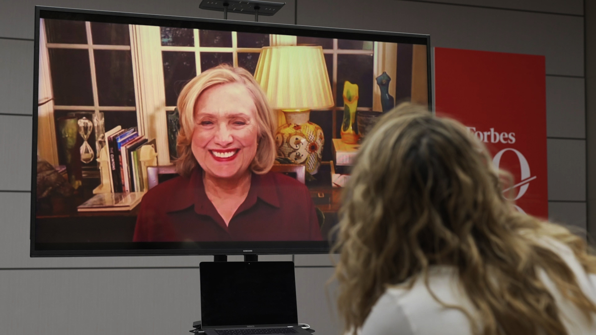 Hillary Clinton Gives Advice To SpaceX Engineer On How To Work In Male-Majority Field